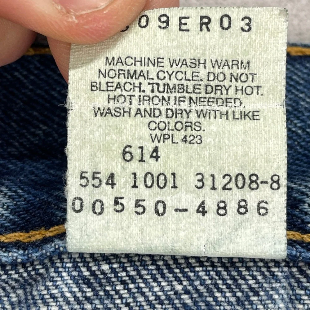 VTG Levi's Jeans 550 Mens 38x32‎ Blue Distressed Denim Relaxed made in USA Cut